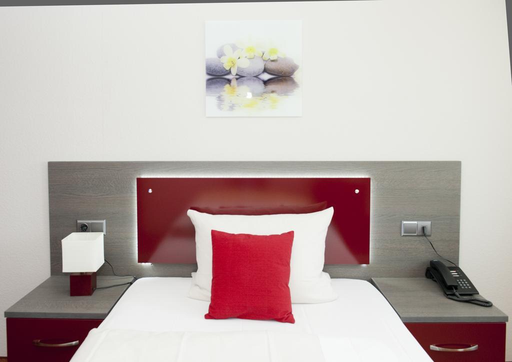 Waldhotel Sindelfingen Am Eichholz Стая снимка