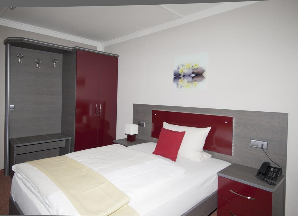 Waldhotel Sindelfingen Am Eichholz Стая снимка
